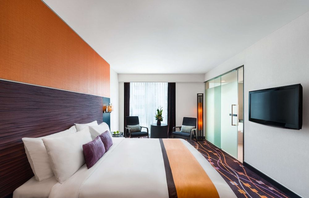 Radisson Suites Bangkok Sukhumvit featured