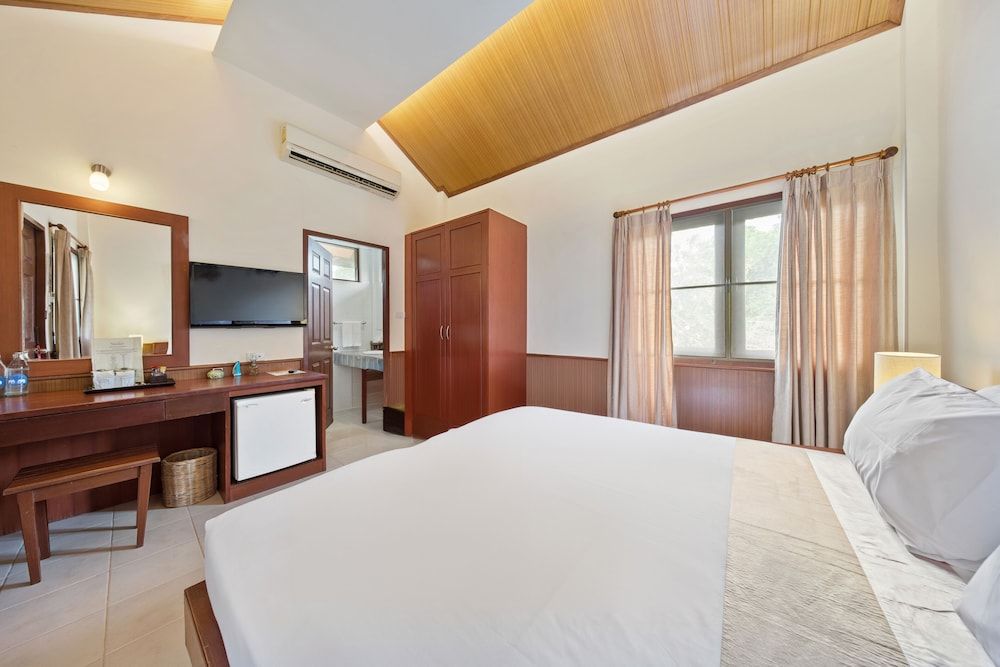 Pinnacle Samui Resort SHA Plus Standard bungalow