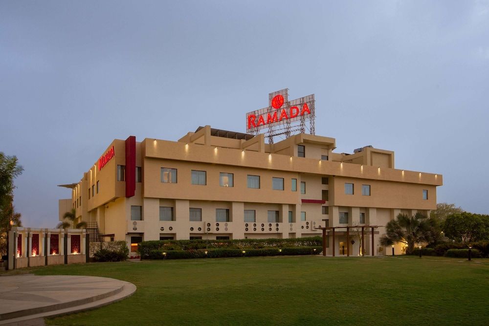 Ramada by Wyndham Ajmer 4