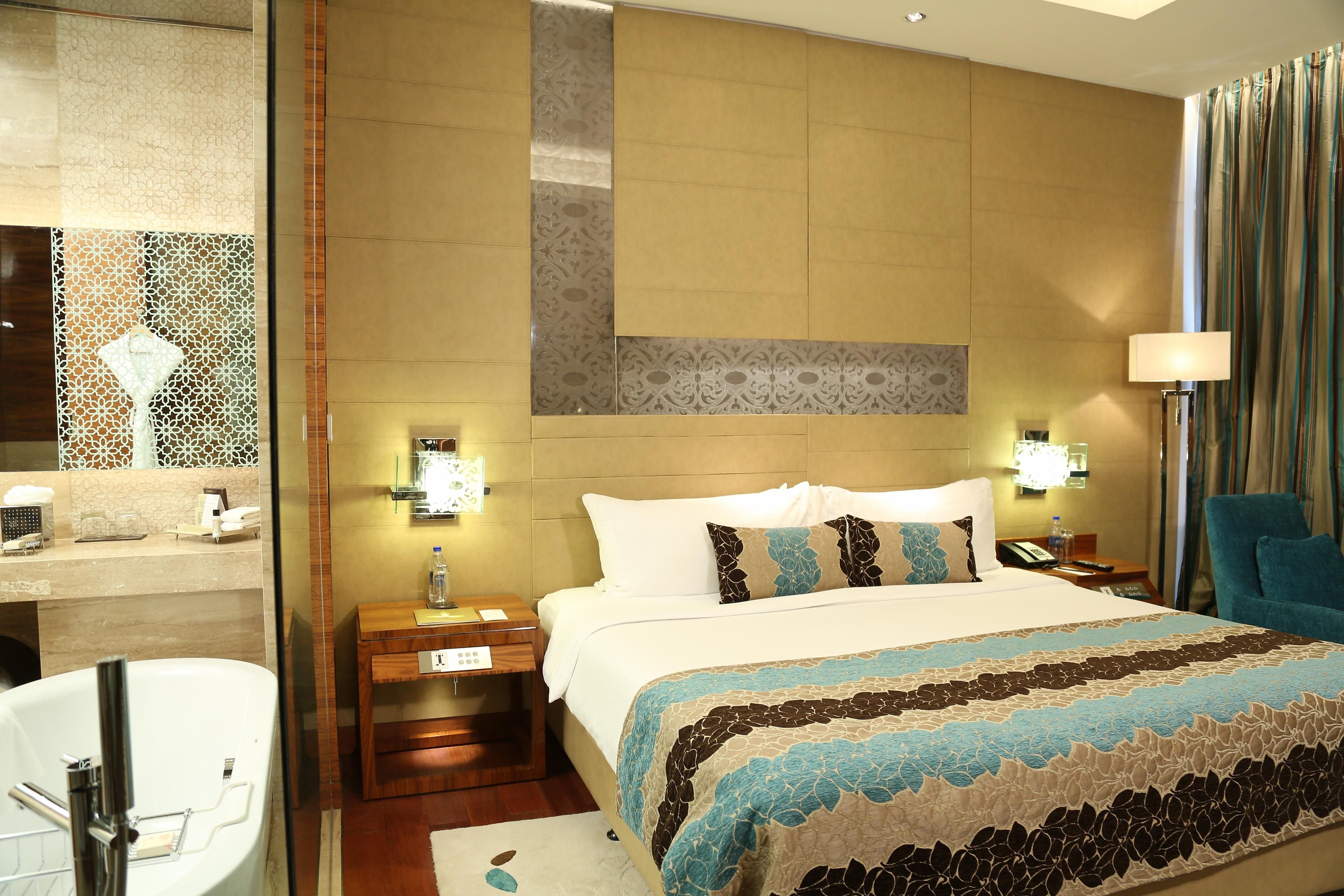 Deluxe Room, 1 King Bed