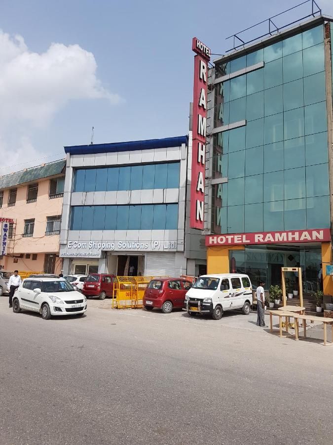 Airport Hotel Ramhan Palace Mahipalpur 4