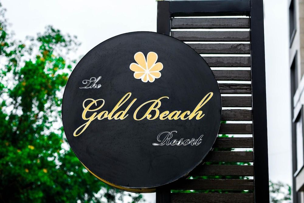 The Gold Beach Resort exterior