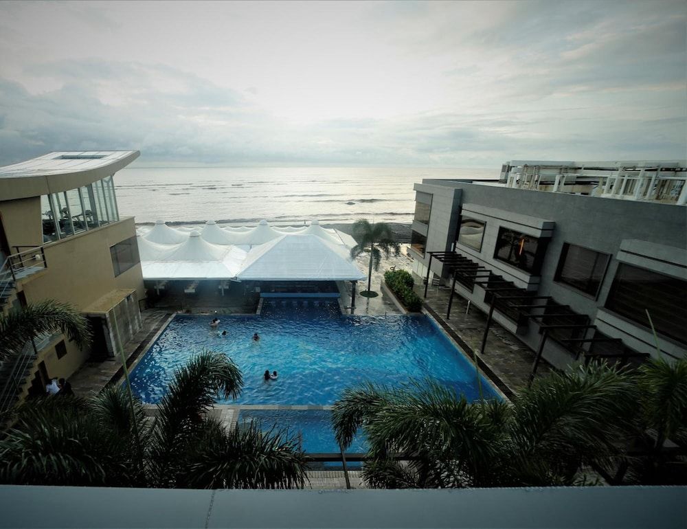 The Gold Beach Resort 5