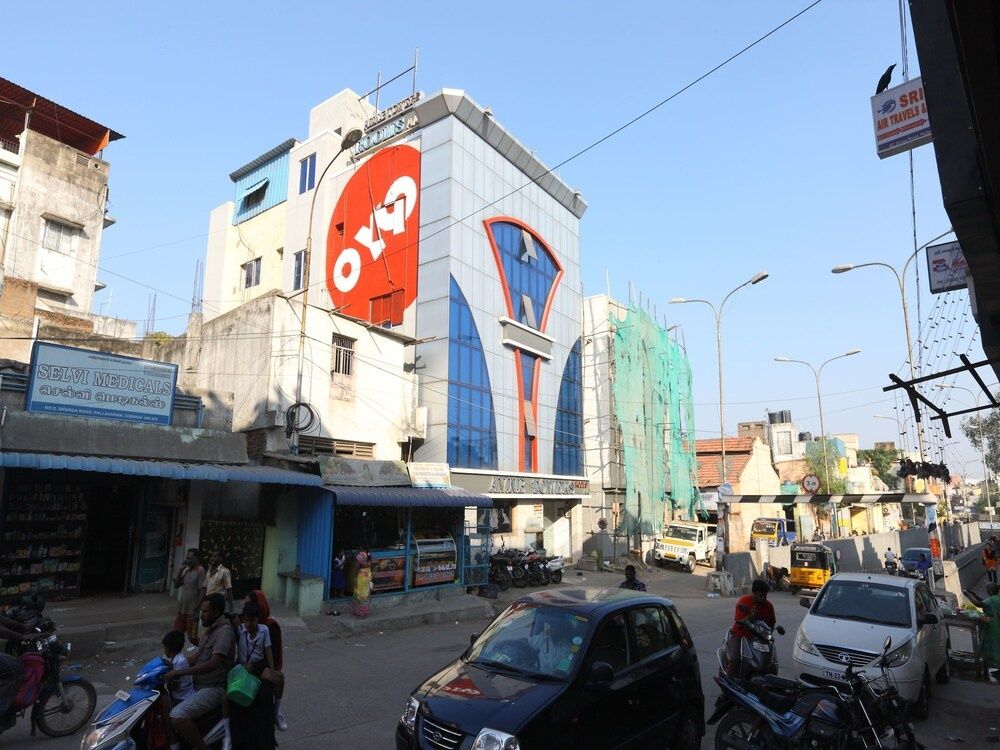 OYO 1054 Hotel AVNB Towers