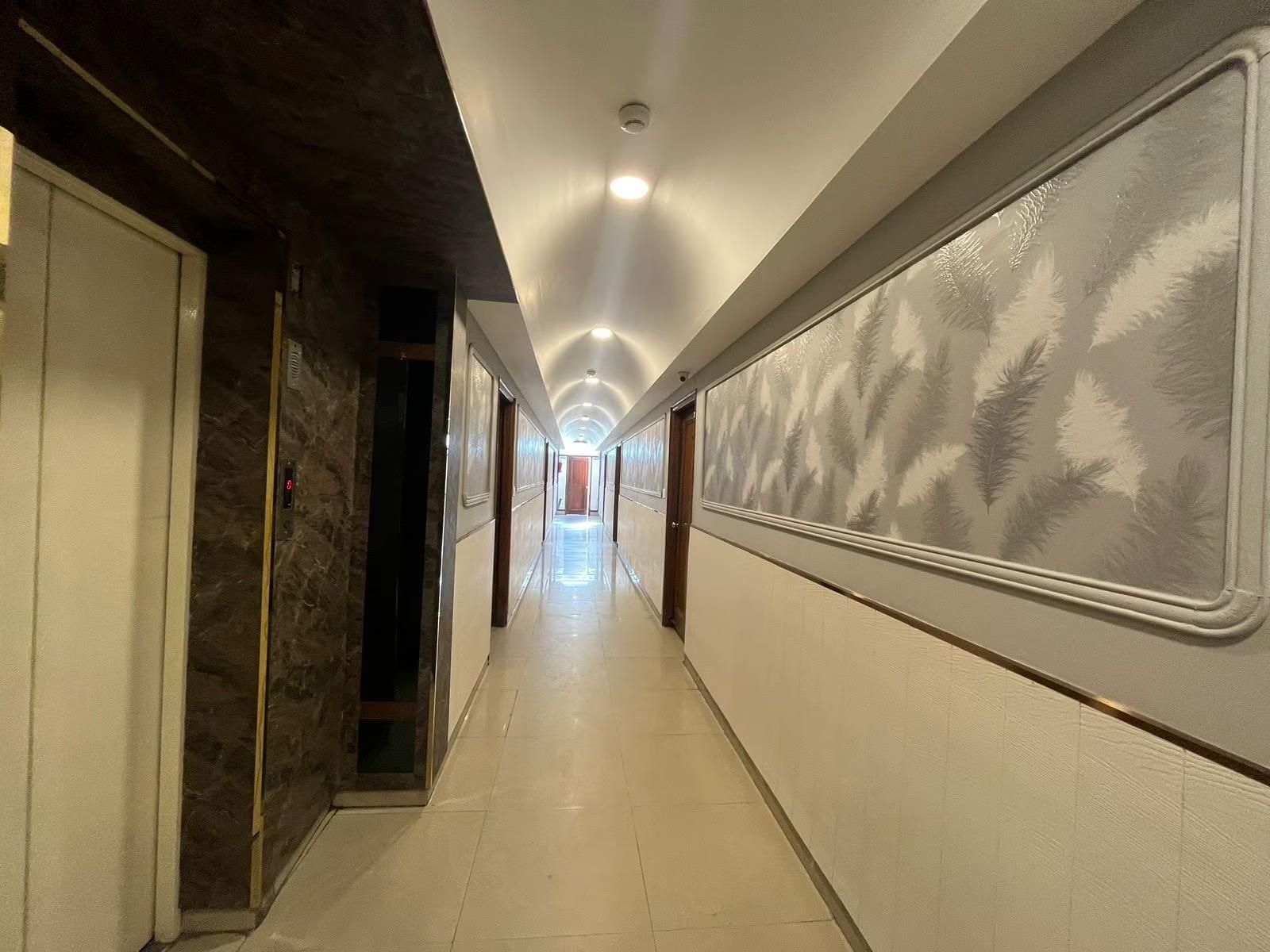 undefined Hotel Jay Vee Continental 10