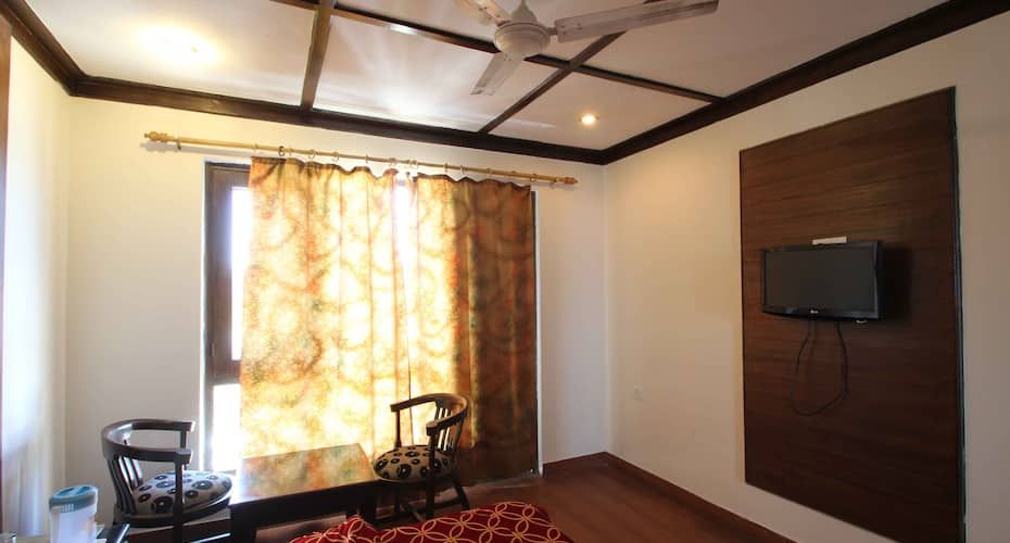 super deluxe living room