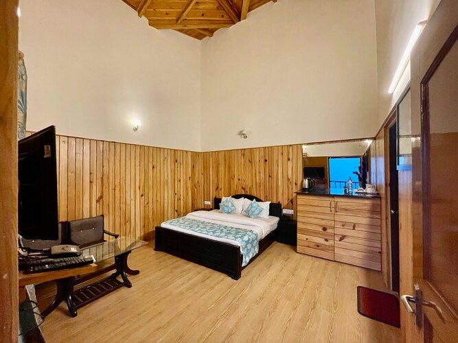 Shri Shail Inn Deluxe Room 2