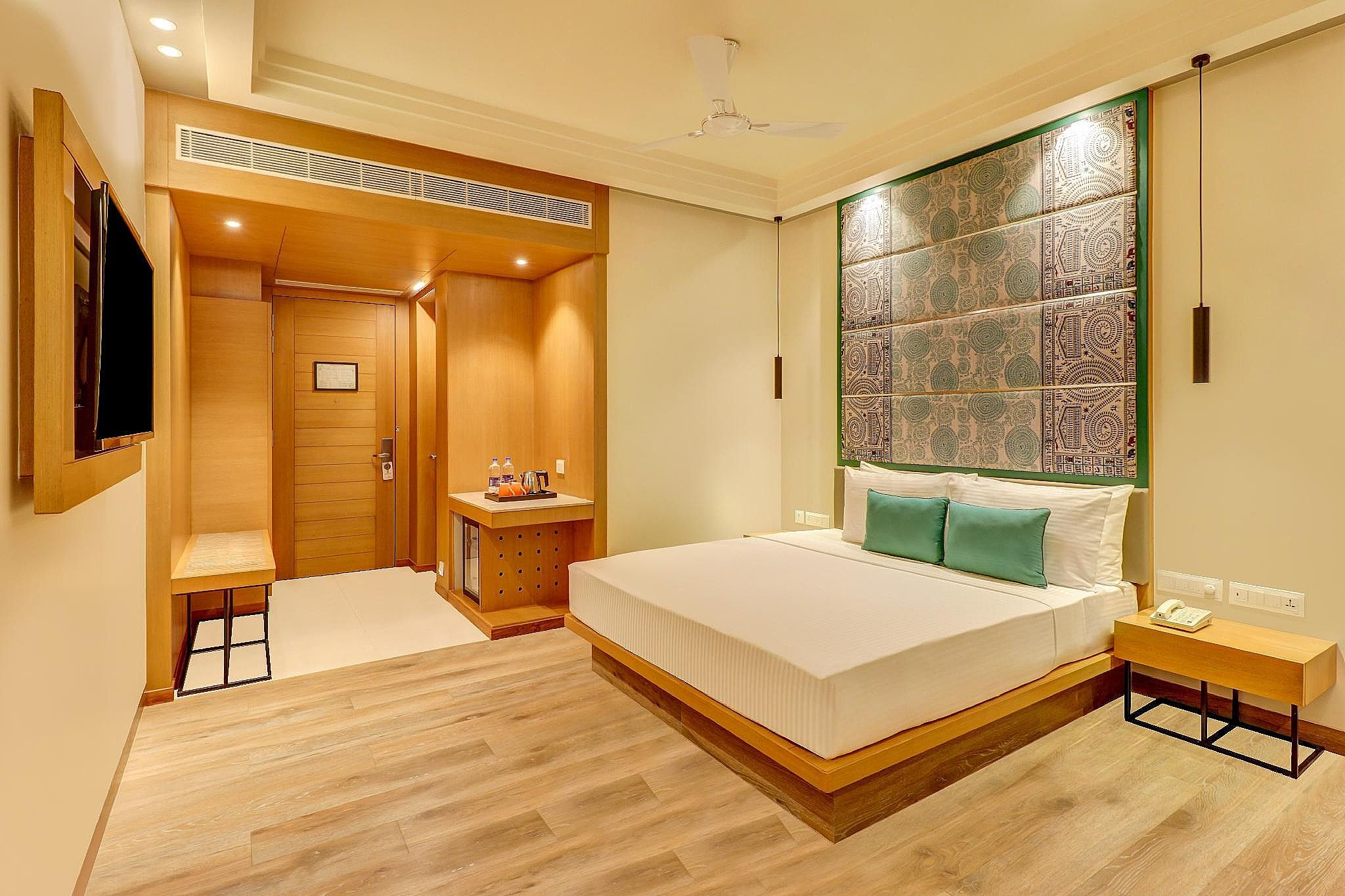 Lemon Tree Premier, Bhubaneshwar Deluxe King Room 2