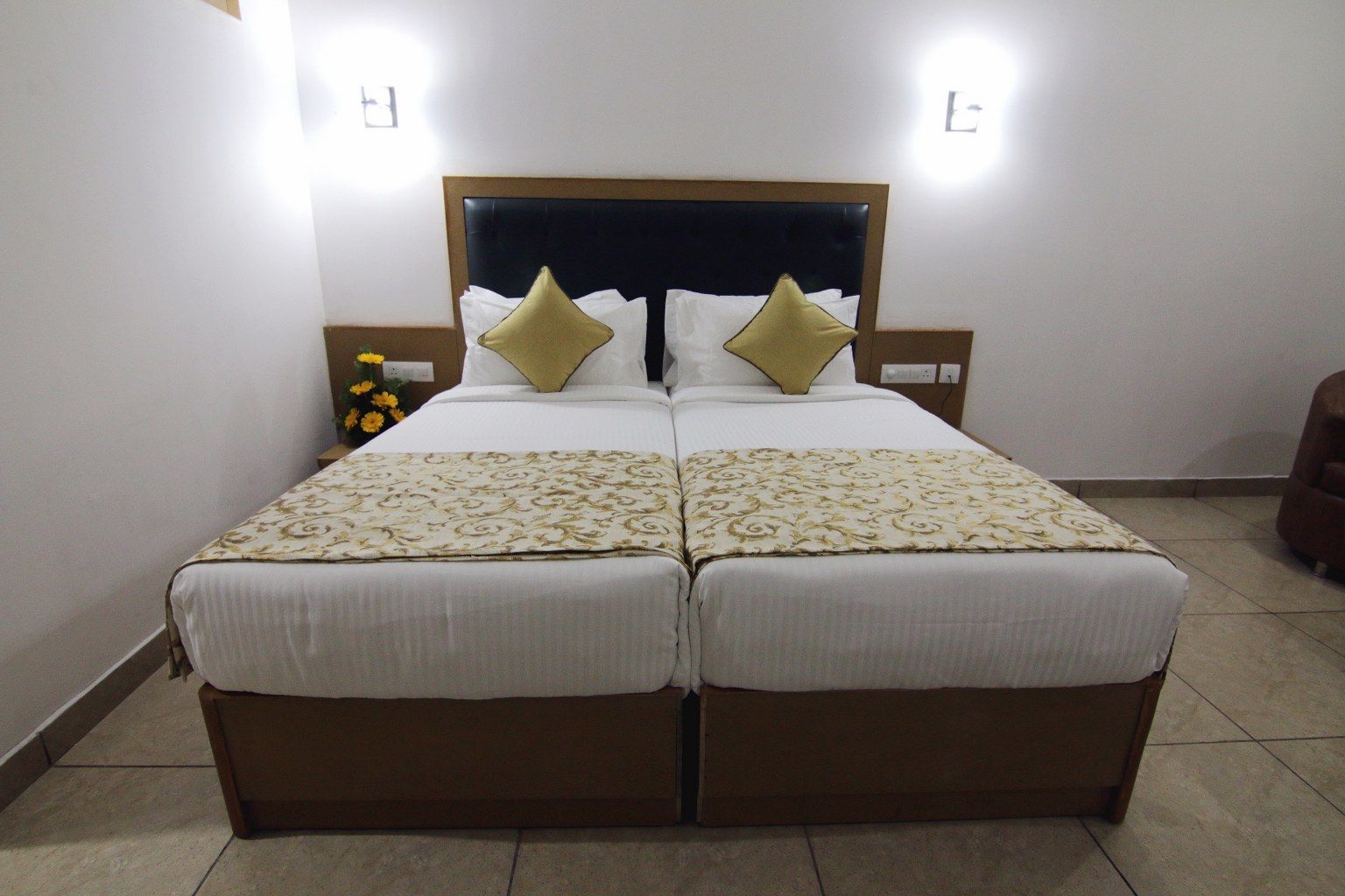 Treebo Trinetar International Deluxe Rooms