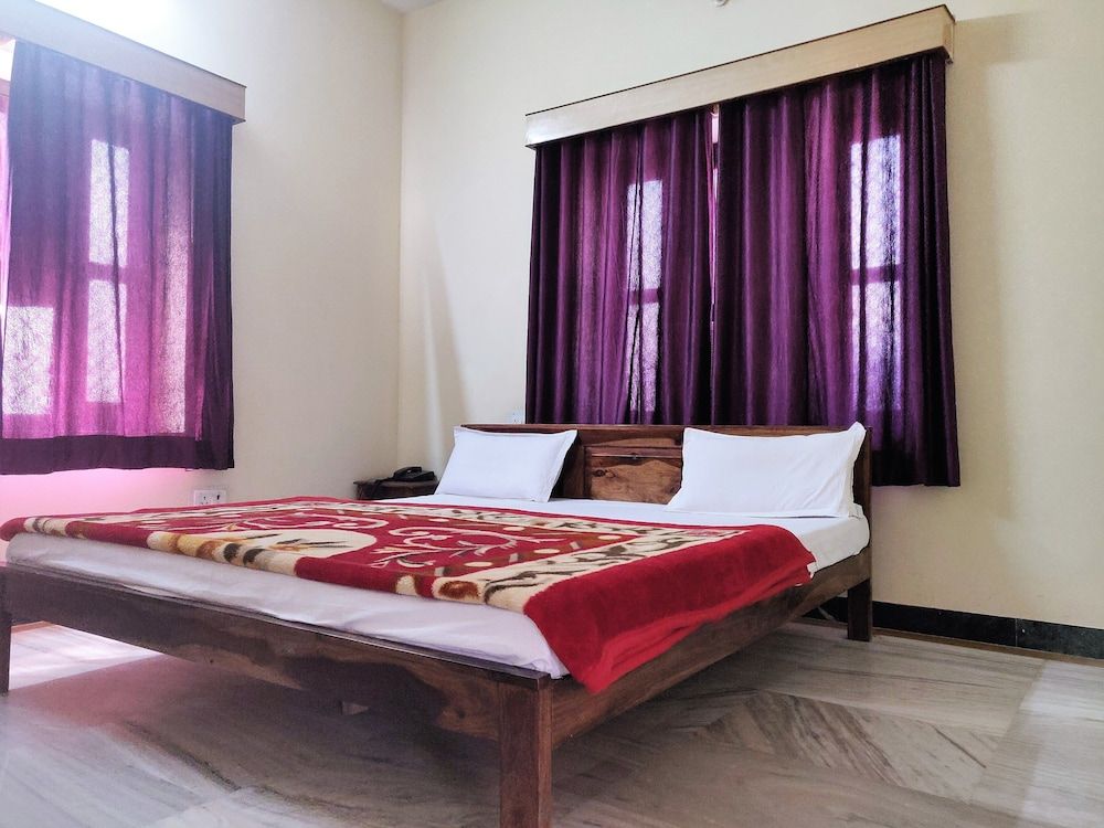 Hotel Leela Nikunj Royal Double Room, 1 Double Bed, Non Smoking 2