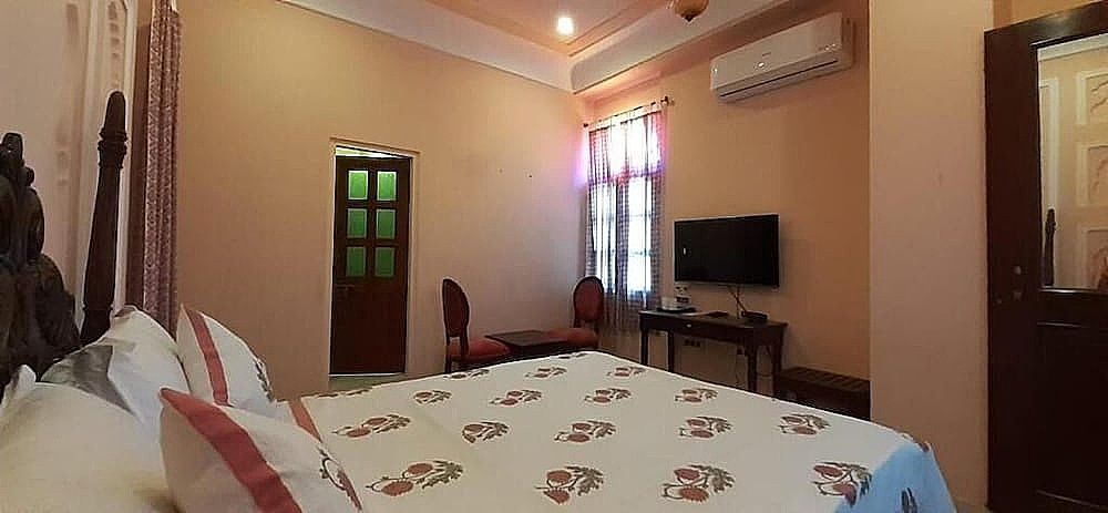 Raj Rajeshwari Haveli Standard Double Room 3