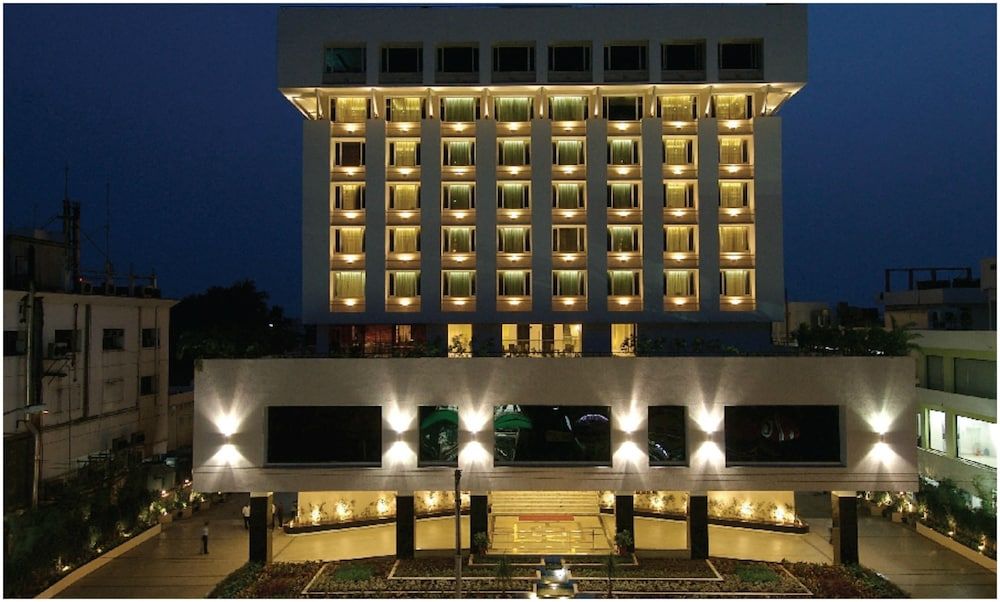 Vivanta Vijayawada, MG Road