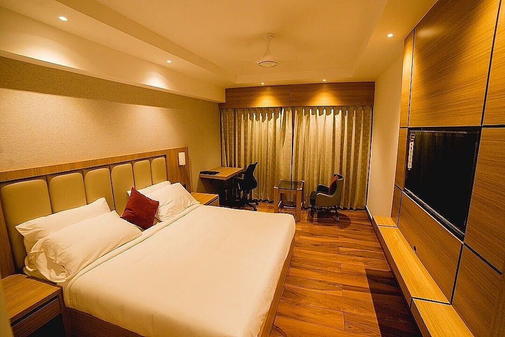 Emerald Clarks Inn Mysore Deluxe Double or Twin Room 6