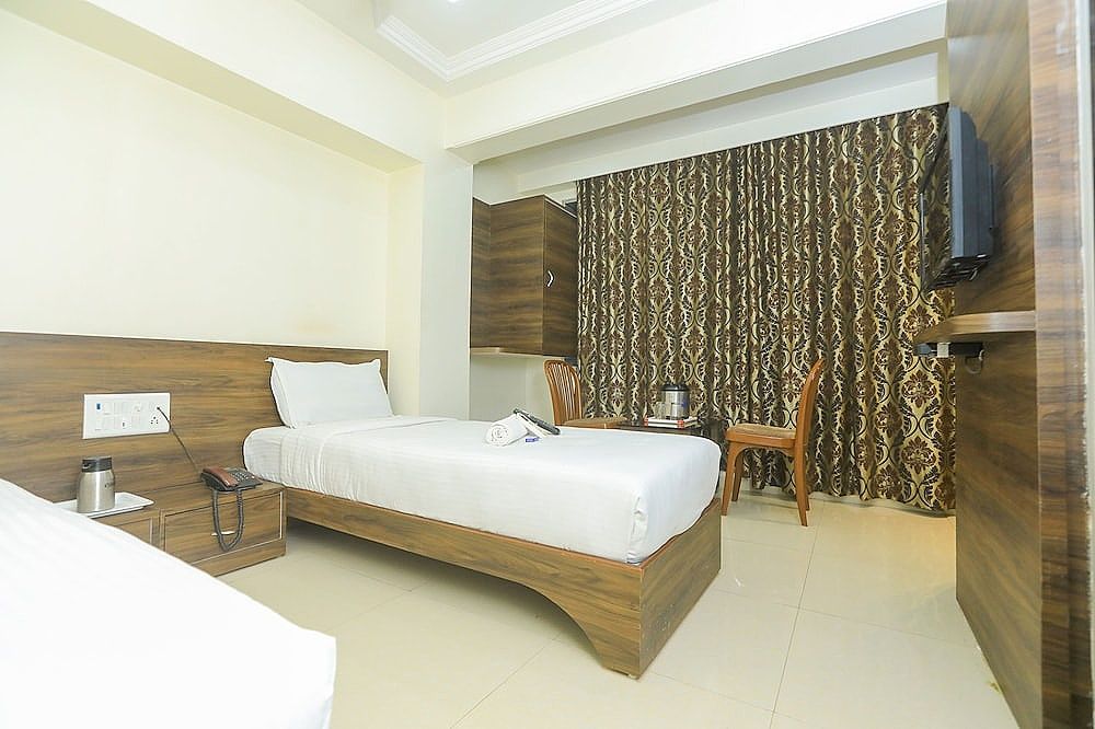 Hotel Midtown Andheri Standard Double Room 10