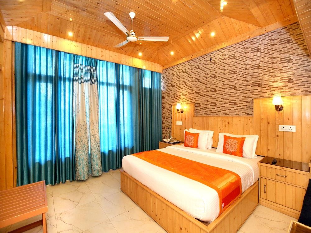 OYO 12170 Home Rustic Villa Kasauli room 2