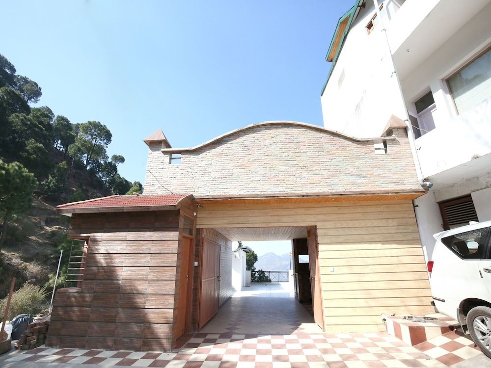 OYO 12170 Home Rustic Villa Kasauli 2