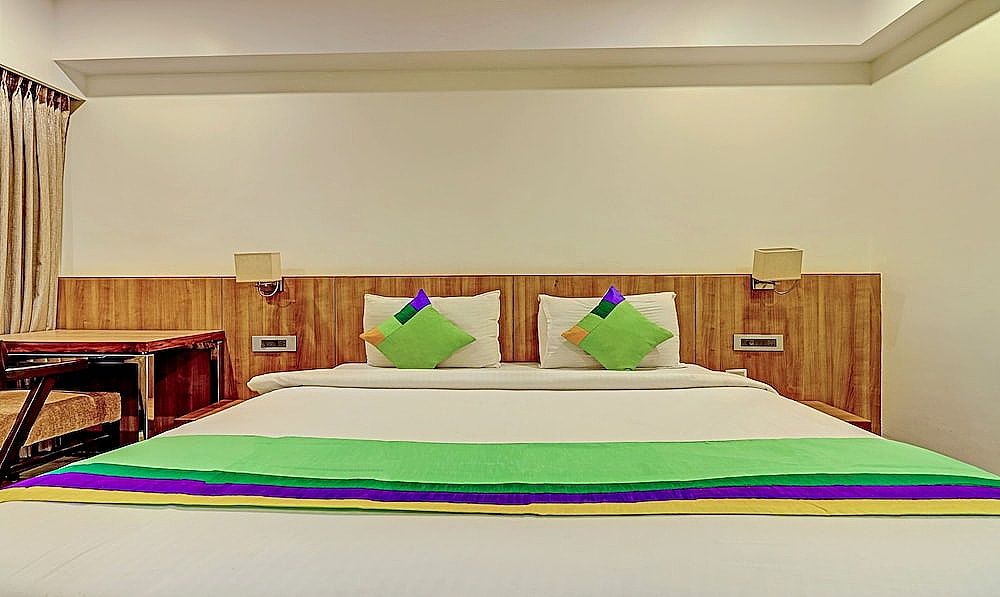 Treebo Seaesta RK Beach Deluxe Double Room 8