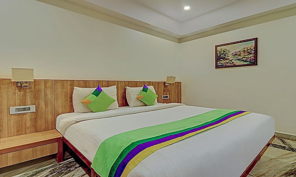 Treebo Seaesta RK Beach Deluxe Double Room 11