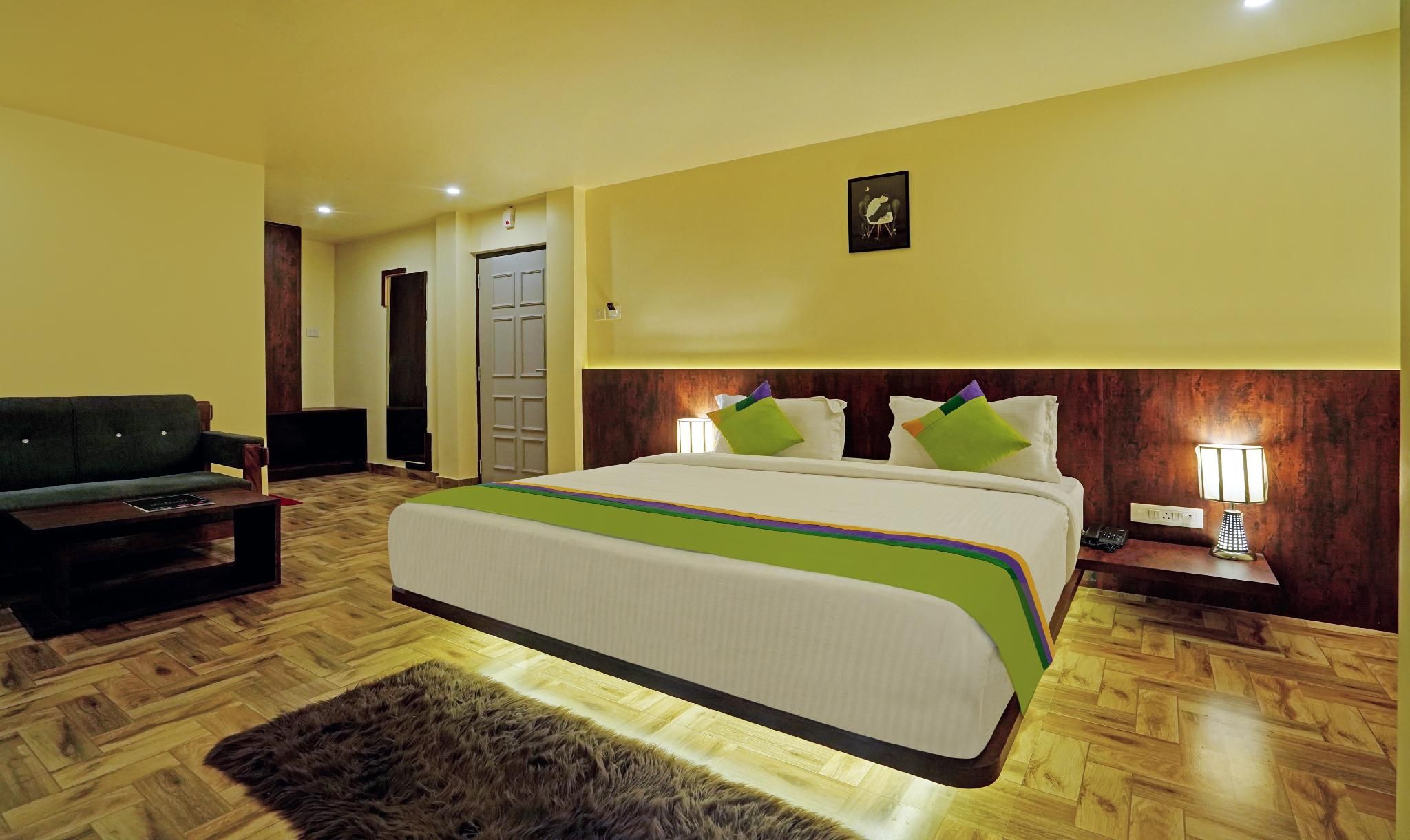 Mahogany Single Room-Edelweiss Tokio-YCHS