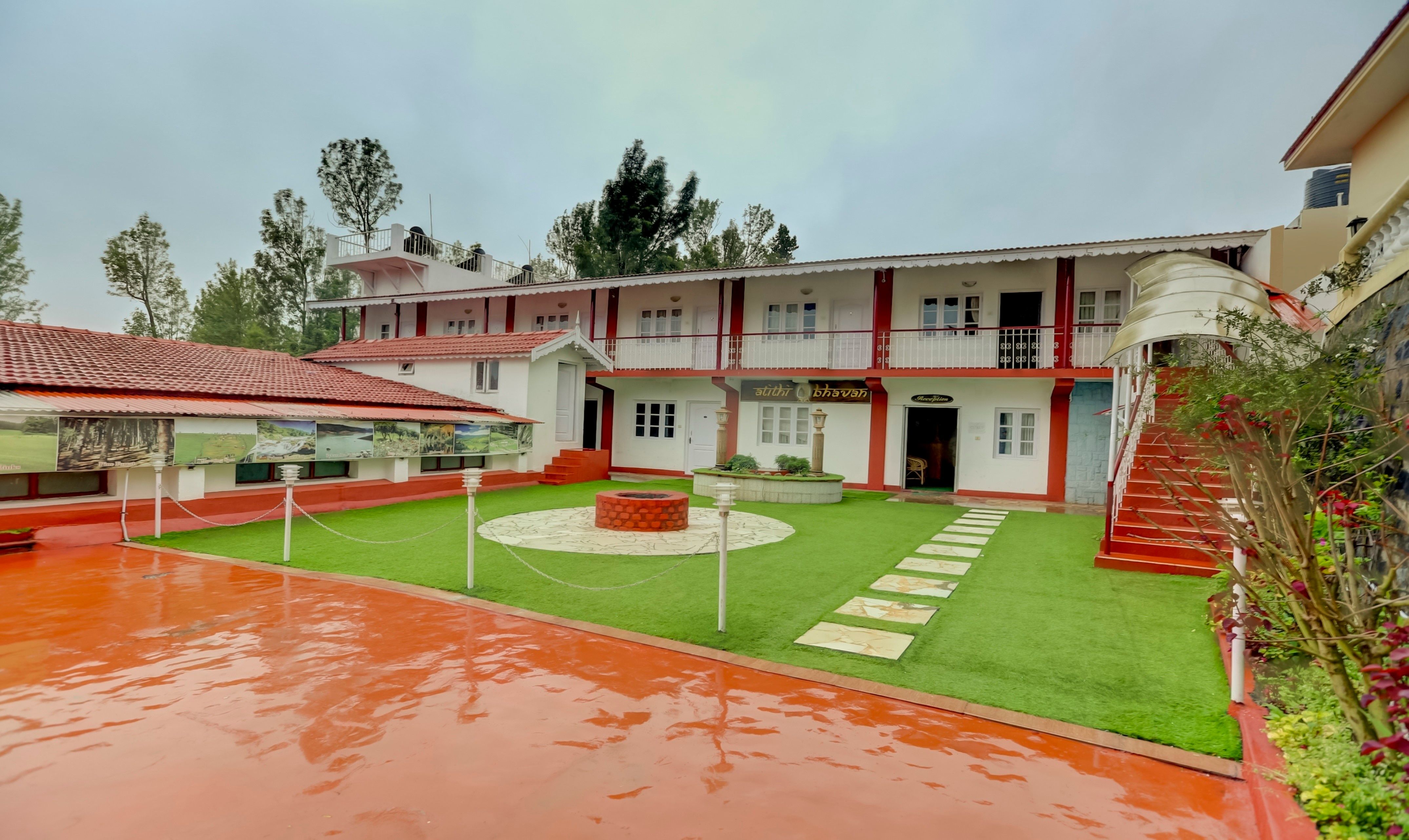 Treebo Atithi Bhavan, 1 Km From Ooty Lake