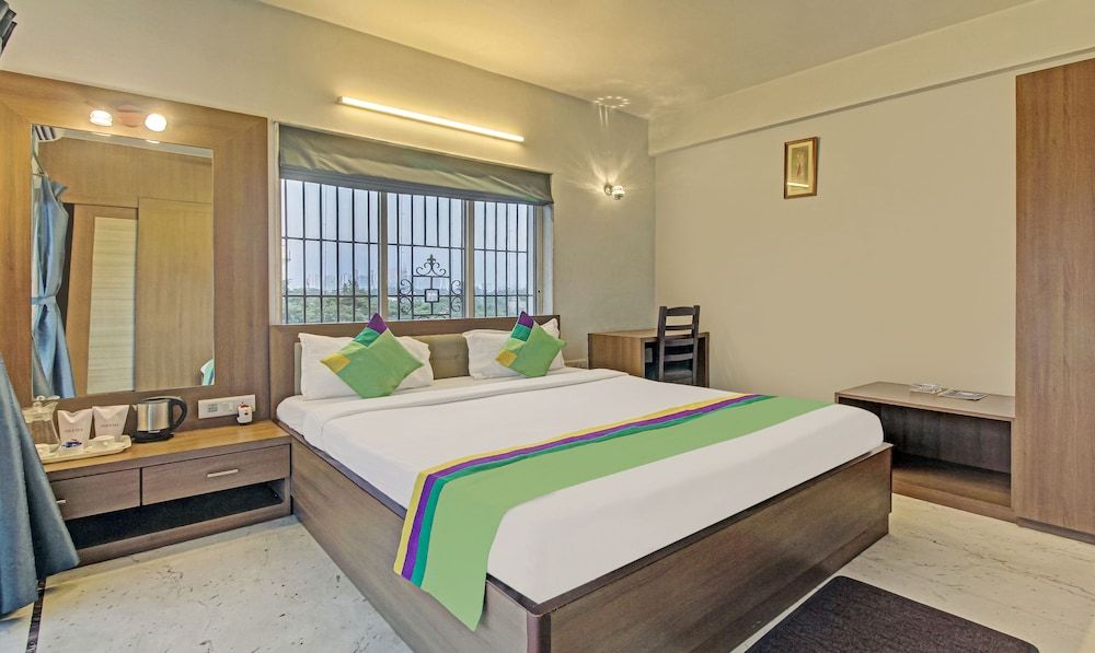 Treebo Sreemaa Newtown Standard Double Room 6