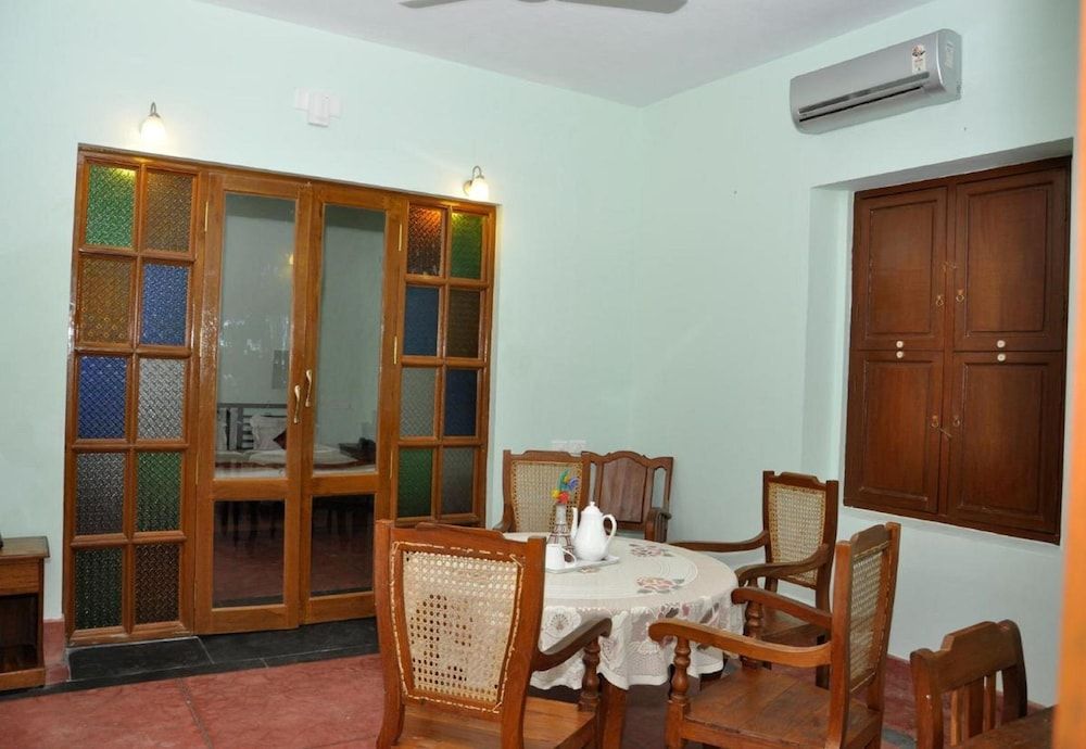 Saradharam Heritage Hotel Lakshmi Vilas Deluxe Double Room 7