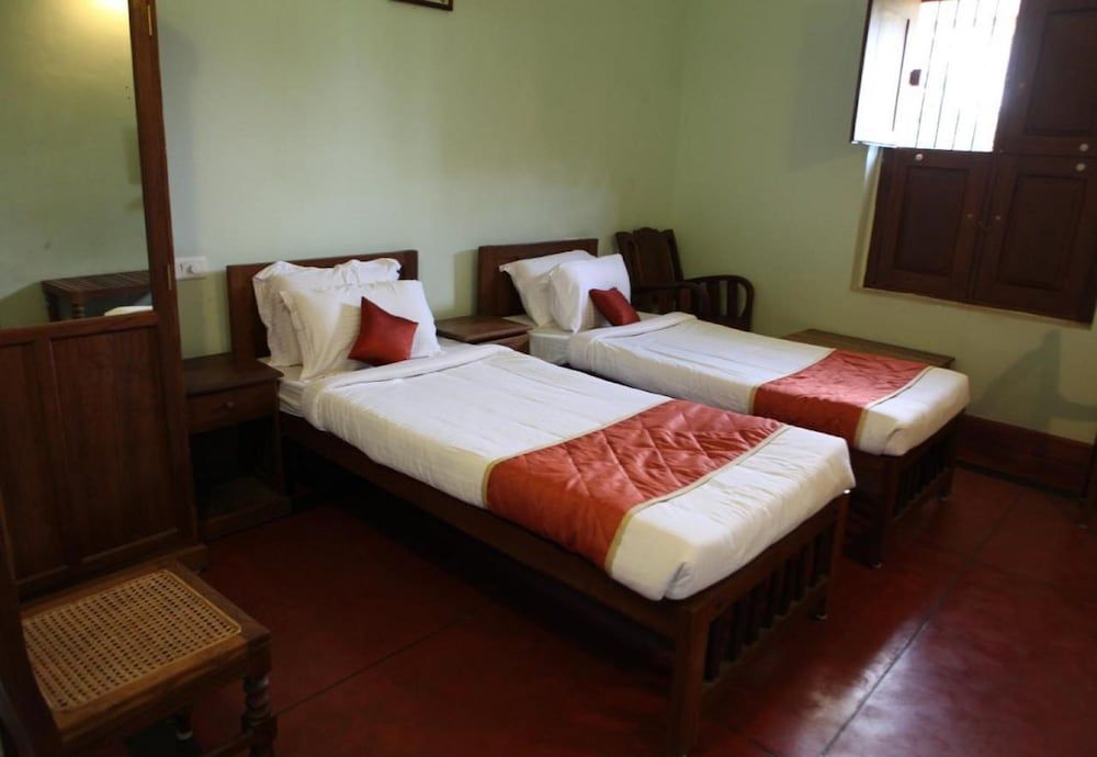 Saradharam Heritage Hotel Lakshmi Vilas Deluxe Double Room 2