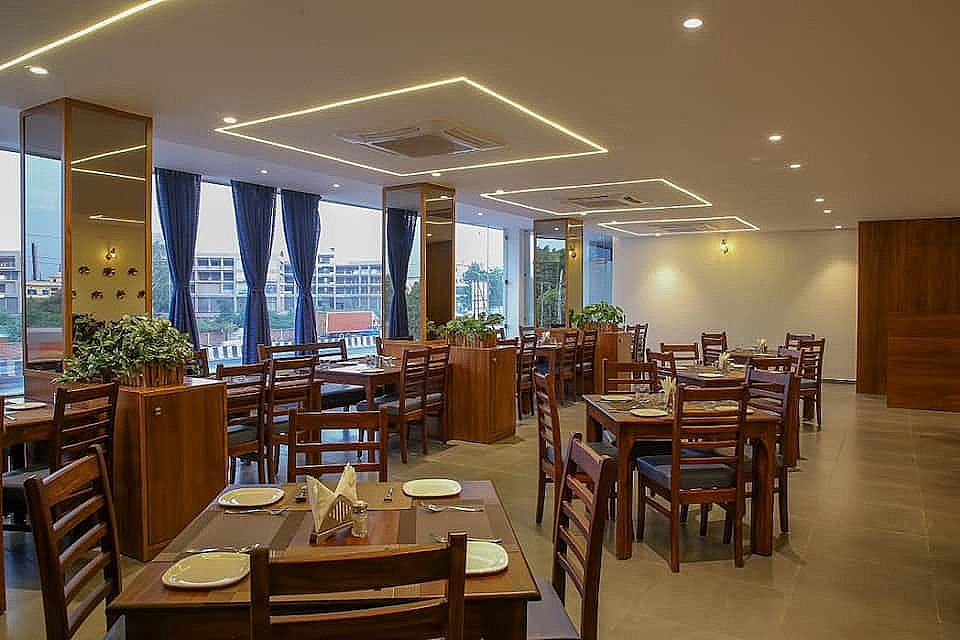 Food & Dining