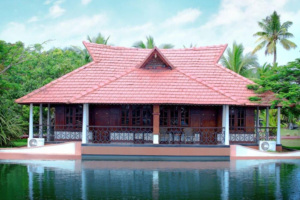 Sterling Houseboats Lake Palace, Alleppey balcony_view