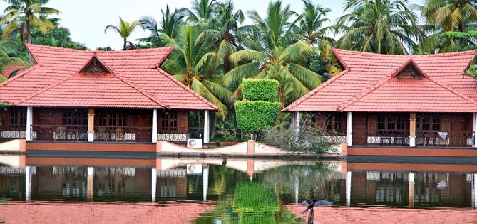 Sterling Houseboats Lake Palace, Alleppey