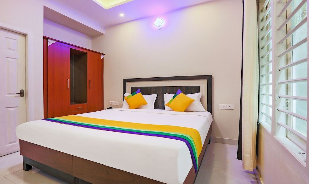 Itsy Hotels Kottaram Residency Standard Double Room 2