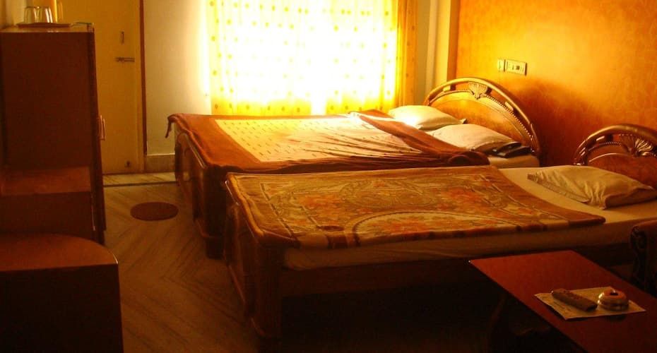 undefined Hotel Samrat Inn 10