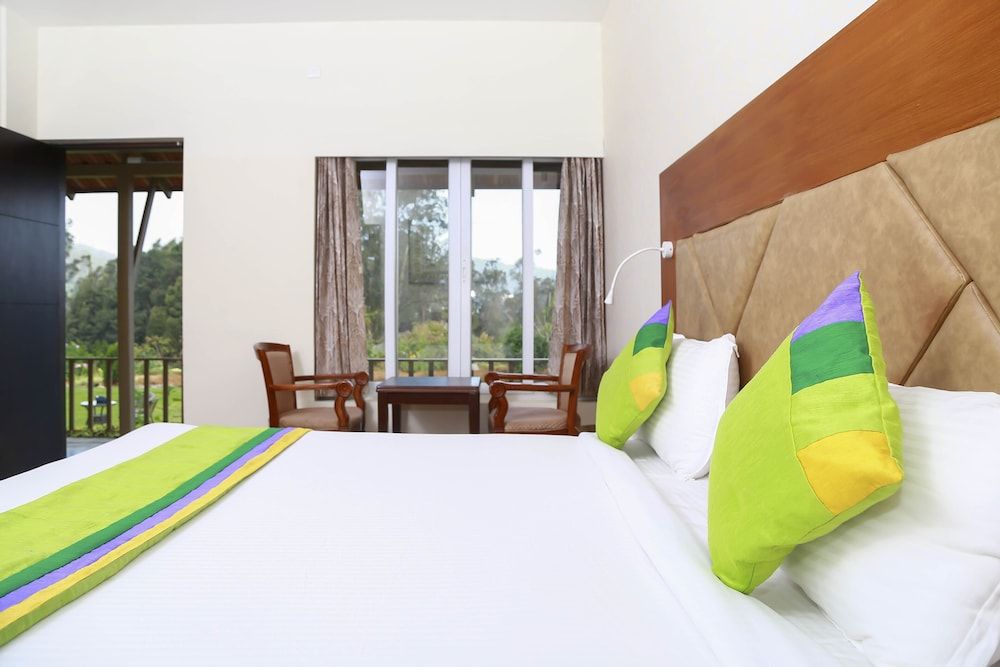 Yantra Resort By Spree Deluxe Room 21