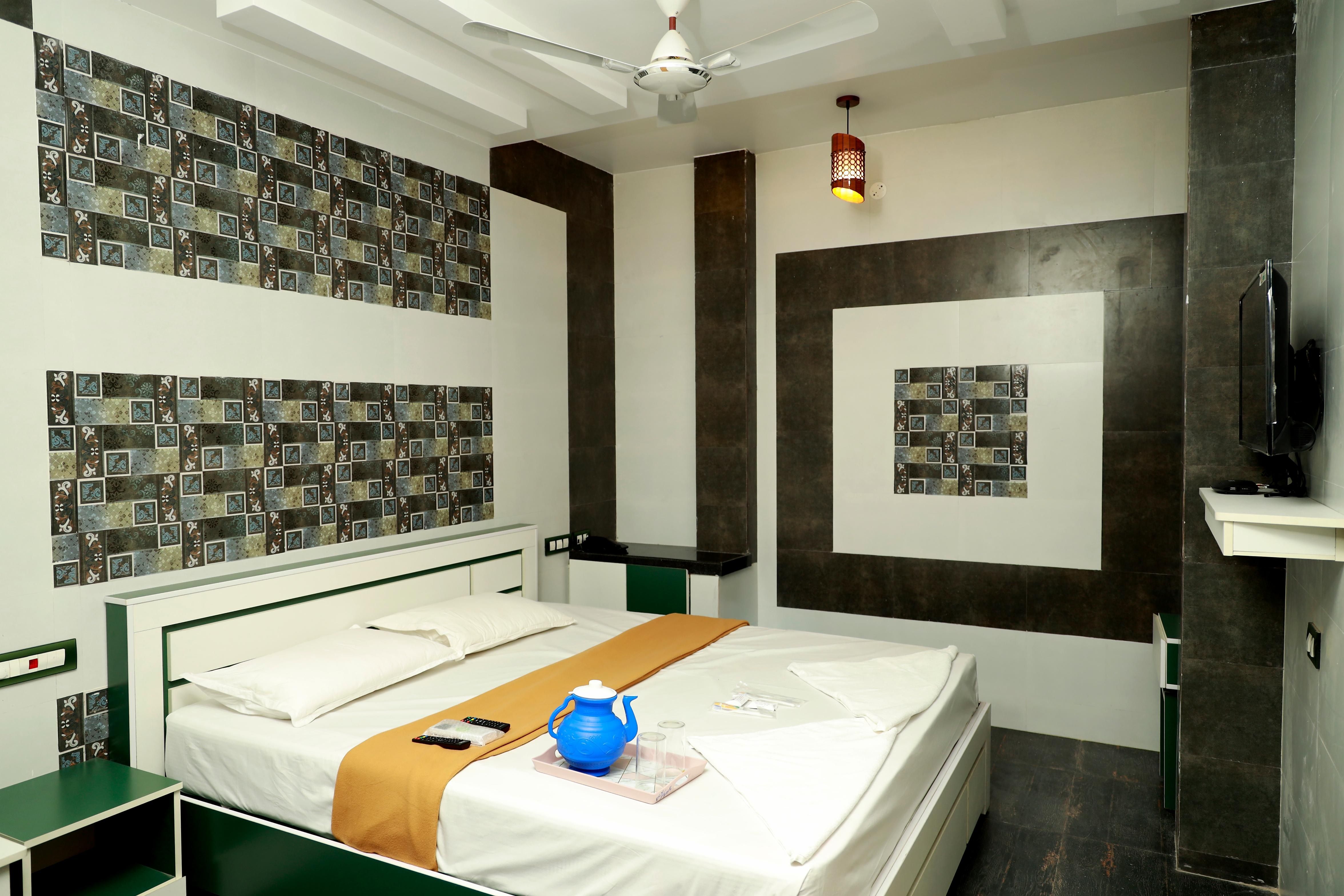 Hotel Ganesh Palace Double Bed