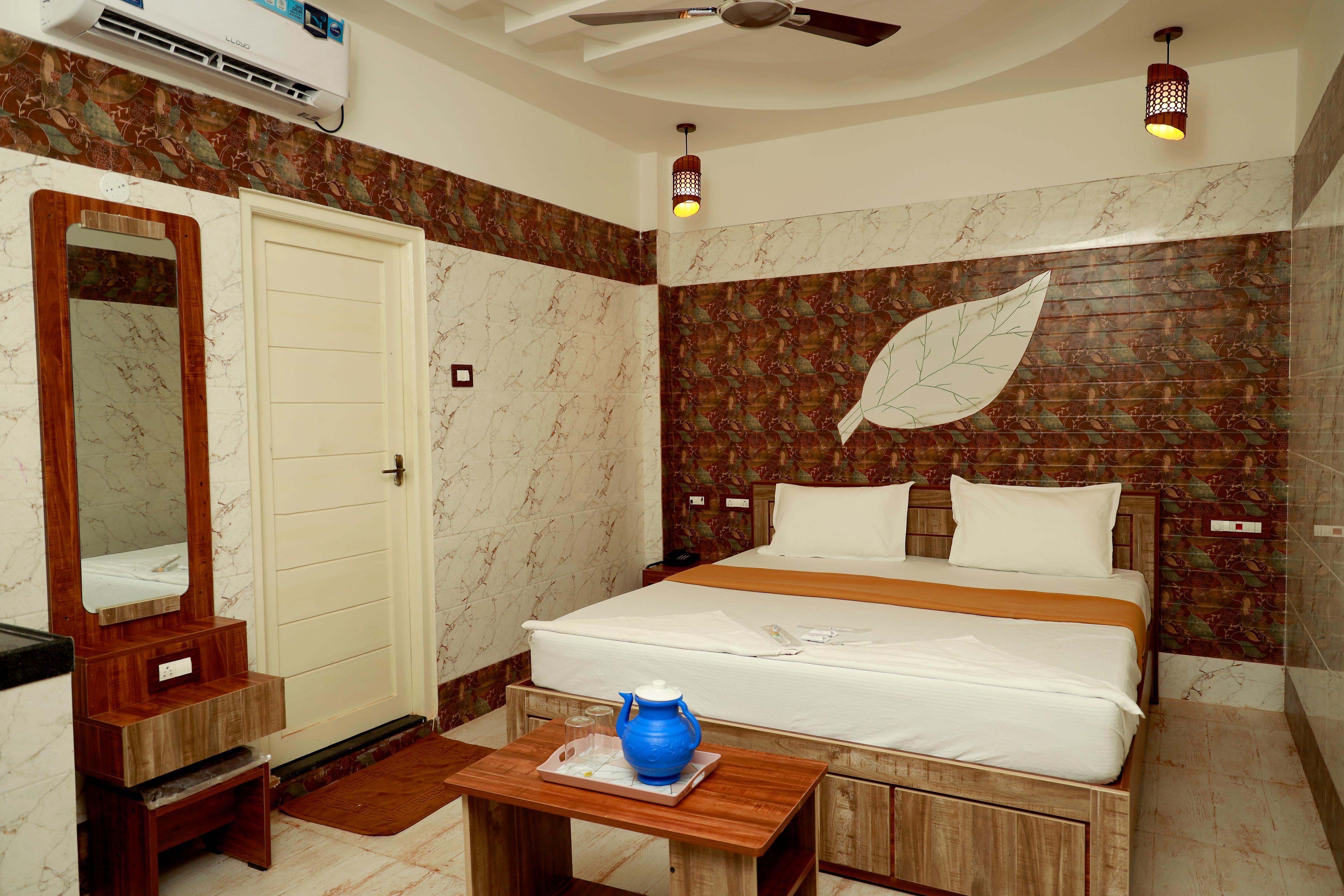 Hotel Ganesh Palace Double Bed 11