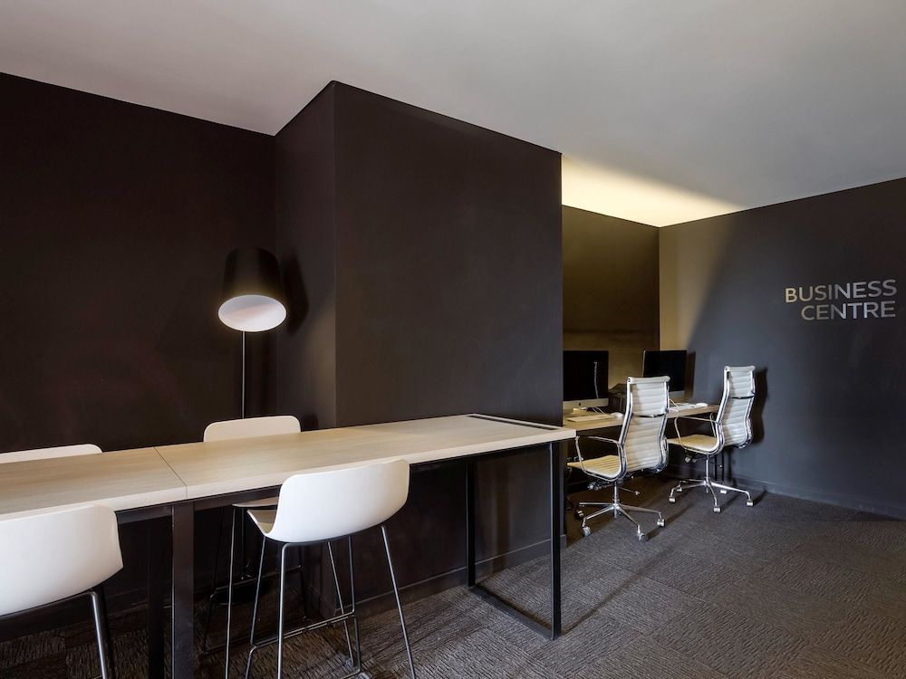 Mercure Melbourne Therry Street business_centre