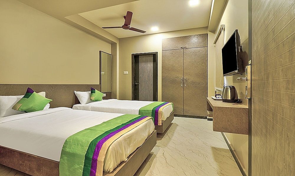 Treebo Sriz Cozy Seethamadhara Standard Double Room 6