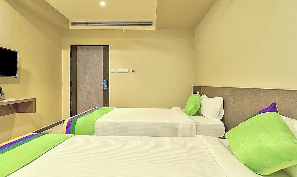 Treebo Sriz Cozy Seethamadhara Standard Double Room 7