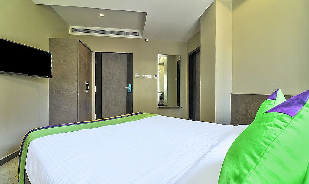 Treebo Sriz Cozy Seethamadhara Standard Double Room 10