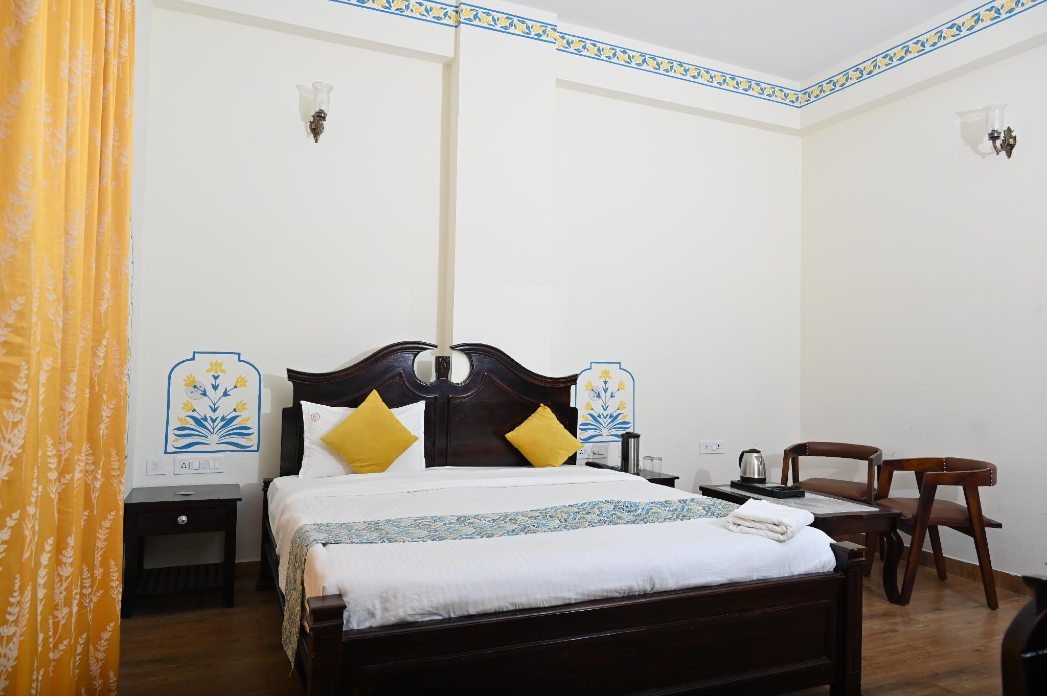Naand Haveli Deluxe Room