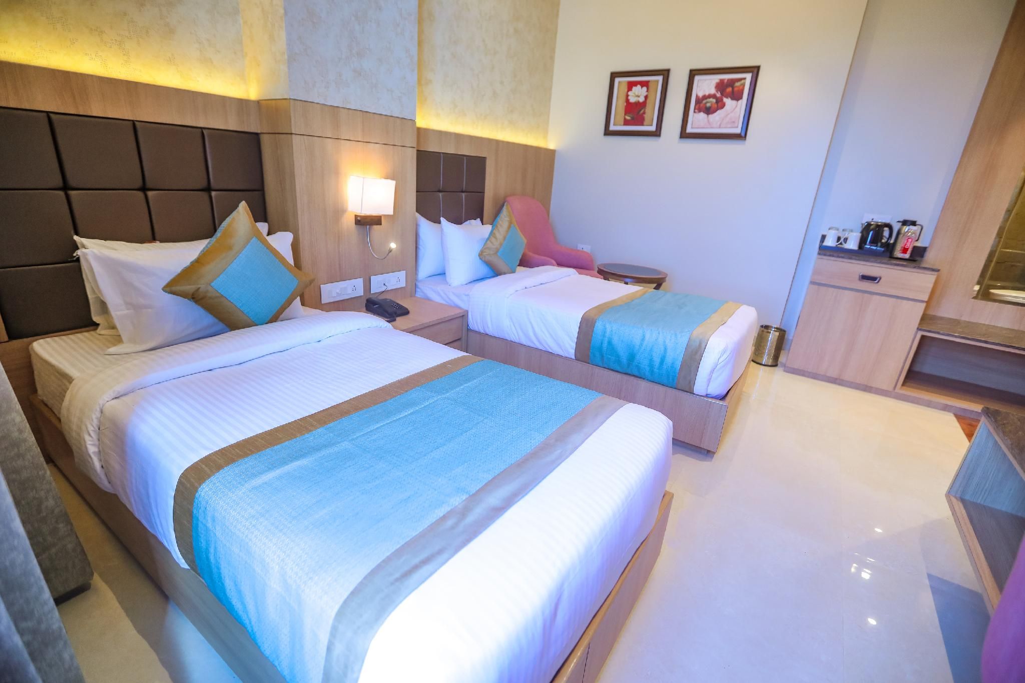 Premium Twin Room - Non-Smoking