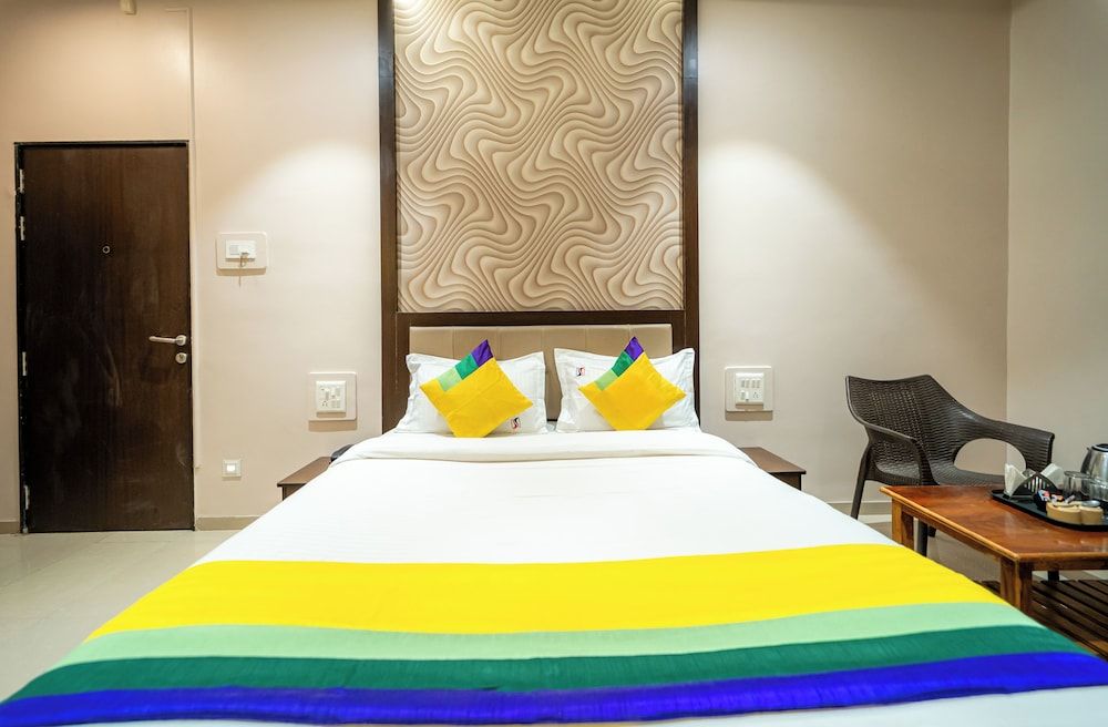 Itsy Hotels Sitara Standard Double Room 2