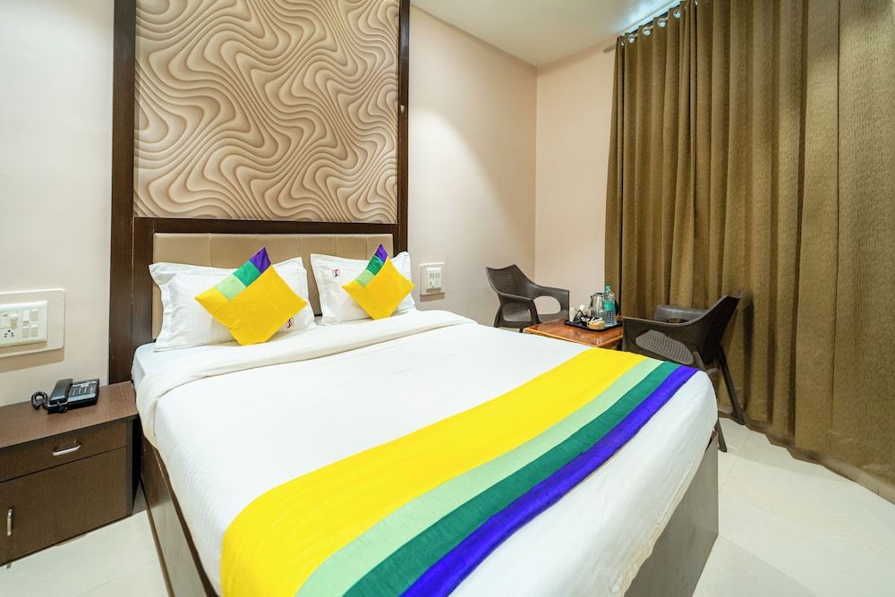 Itsy Hotels Sitara Standard Double Room 4