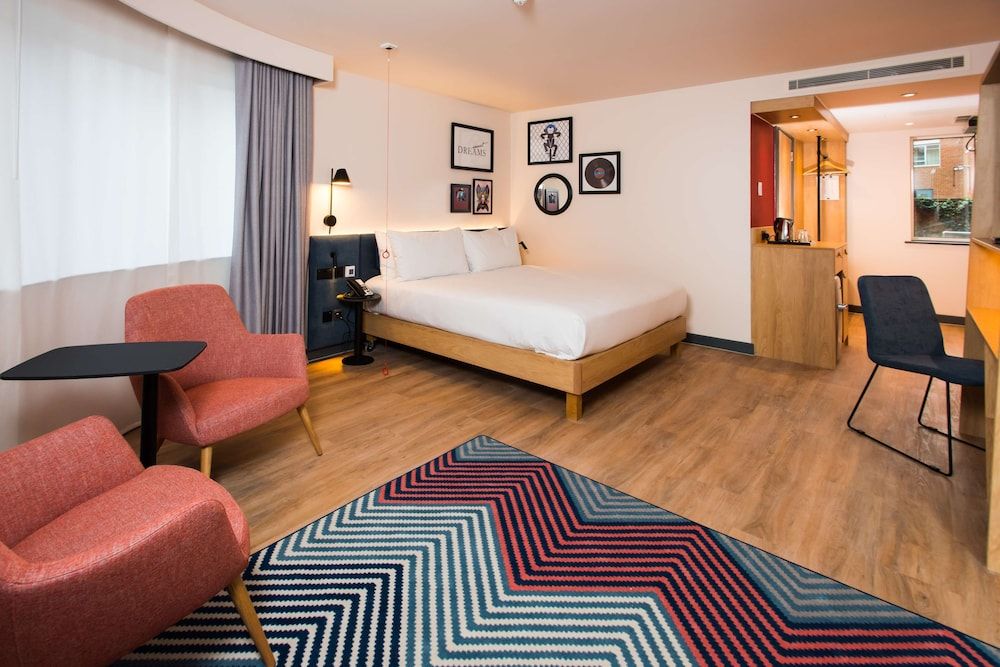 Hampton by Hilton London Park Royal featured 4