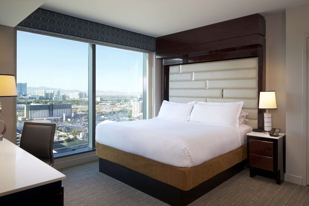 Hilton Grand Vacations Club Elara Center Strip Las Vegas Studio, 1 King Bed, Kitchenette 2