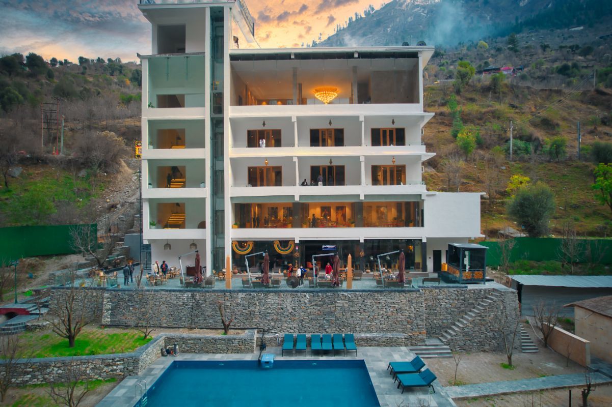 Echor Palm Bliss Riverside Resort & Spa Kasol | Pyramid Bar & Lounge 2