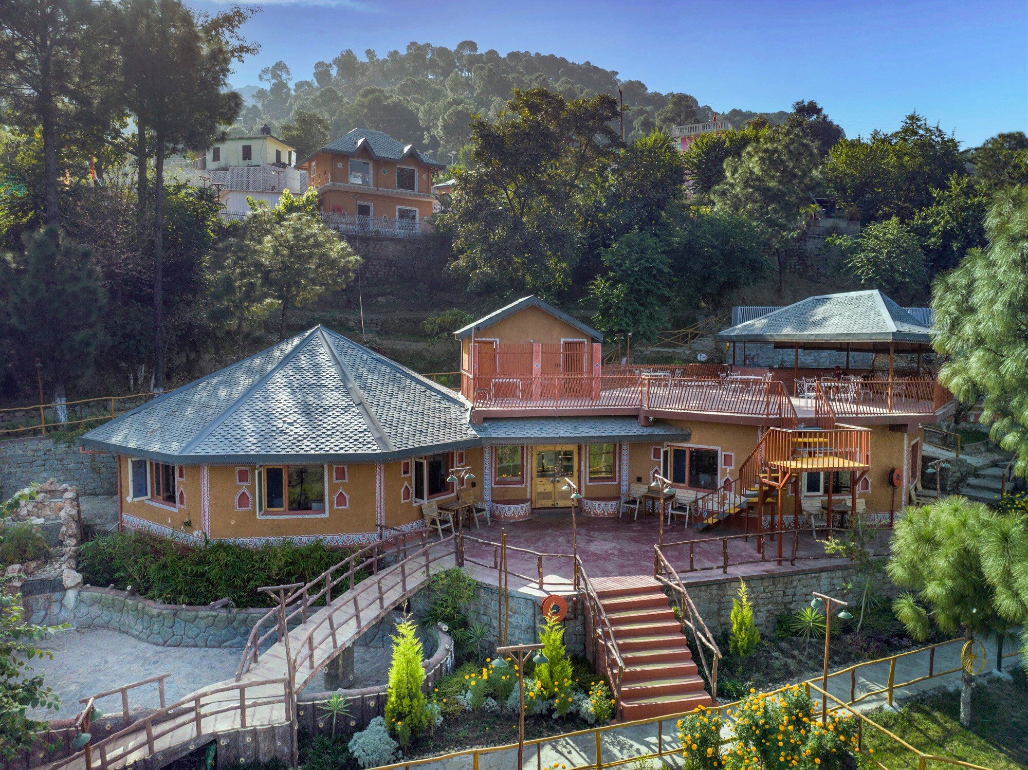 A Kasauli Ggaon - By Echor