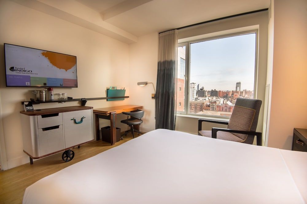 Hotel Indigo Lower East Side New York, an IHG Hotel Premium Room, 1 Queen Bed, City View 3