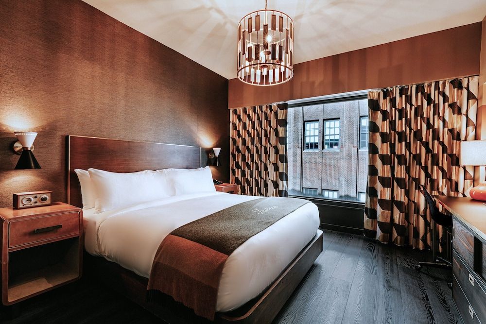 Roxy Hotel New York Deluxe Room, 1 King Bed 2