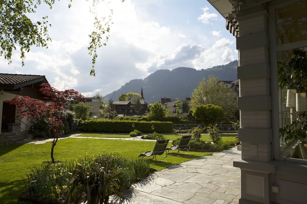 Boutique Hotel Bellevue porch 3